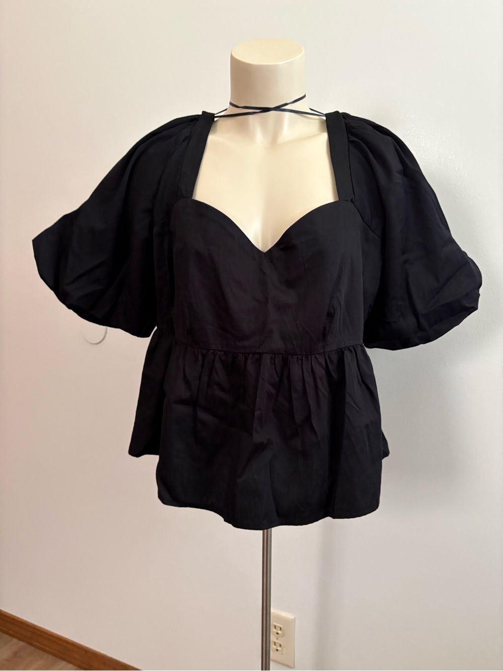 NWT Old Navy Black Poplin Puff Sleeve Peplum Top Sweetheart Neck Size Large